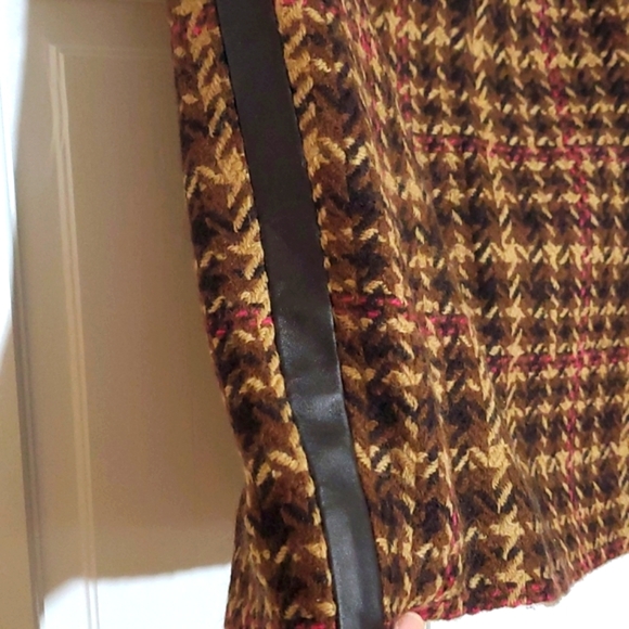 Etcetera wool skirt and leathe warn size 8 Very good condition for any occasion - Picture 8 of 17